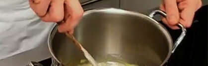 Mehlschwitze einfach und richtig zubereiten Mehlschwitze einfach und richtig zubereiten