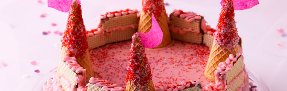 Backen für Kinder: Torte aus Nussteig als Königsschloss Kuchen Unterseite Rezepte Geburtstagskuchen