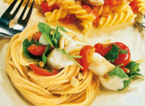 Seelachs mit gebratenem Rucola Rezept | Küchengötter