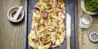 Fenchel-Flammkuchen mit Walnüssen Fenchel-Flammkuchen mit Walnüssen