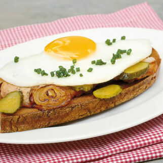 Schweineschnitzel »Strammer Max« Schweineschnitzel »Strammer Max«