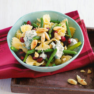 Bohnen-Nudel-Salat mit Joghurtdressing Bohnen-Nudel-Salat mit Joghurtdressing