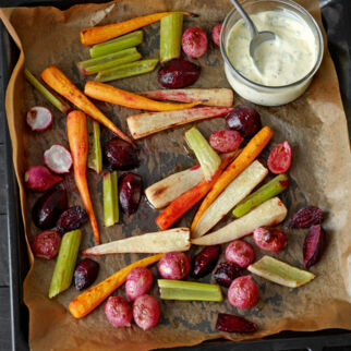 Baby-Röstgemüse mit Sauerrahm-Aioli Baby-Röstgemüse mit Sauerrahm-Aioli