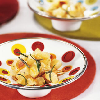 Bratsellerie mit Rosmarin Bratsellerie mit Rosmarin