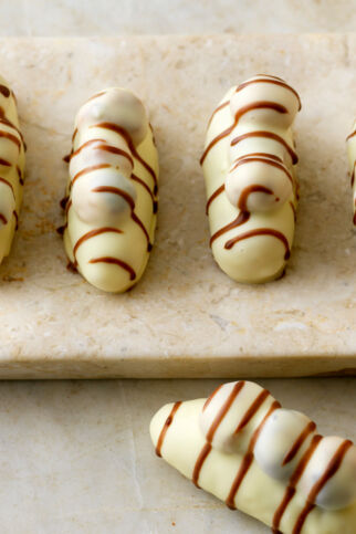 Haselnüsse auf Orangenmarzipan Haselnüsse auf Orangenmarzipan