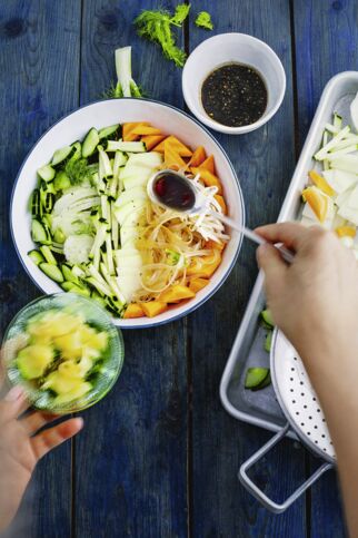 Veggie-Noodle-Bowl Veggie-Noodle-Bowl