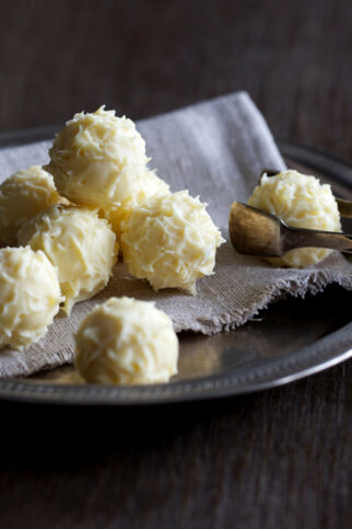 Sahnige Absinth-Kugeln Sahnige Absinth-Kugeln