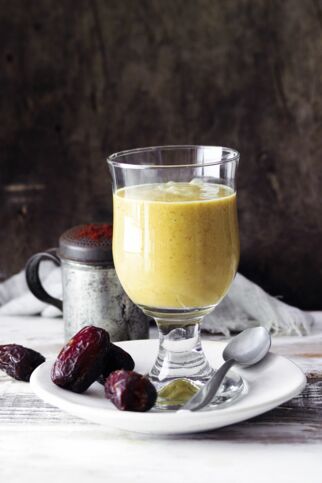 Innere Werte mit Avocado, Datteln und Kakao Innere Werte mit Avocado, Datteln und Kakao