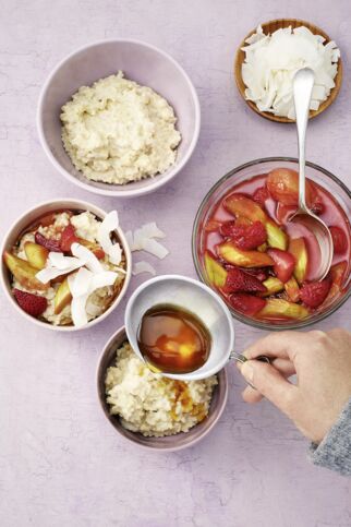 Hirseporridge mit Erdbeeren und Rhabarber Hirseporridge mit Erdbeeren und Rhabarber