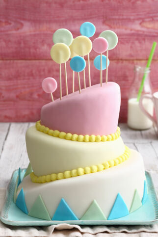 "Topsy-Turvy"-Motivtorte "Topsy-Turvy"-Motivtorte