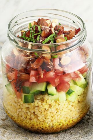 Taboulé-Salat mit Speck-Datteln Taboulé-Salat mit Speck-Datteln