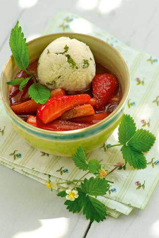 Karamellisierter Rhabarber mit Buttermilcheis Karamellisierter Rhabarber mit Buttermilcheis