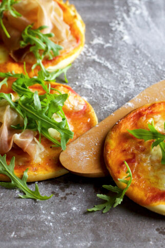 Mini-Pizzen mit Rucola Mini-Pizzen mit Rucola