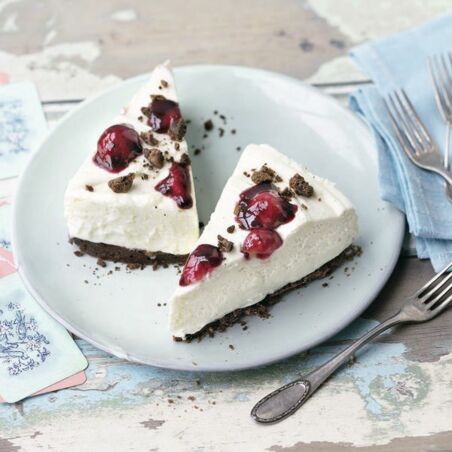 Frischkäsetorte mit Kirschen Frischkäsetorte mit Kirschen
