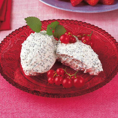 Joghurt-Mousse mit Mohn Joghurt-Mousse mit Mohn
