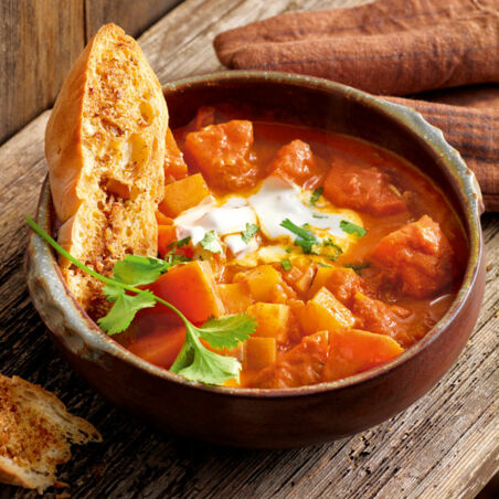 Kürbis-Steckrüben-Curry mit Würzfladenbrot Kürbis-Steckrüben-Curry mit Würzfladenbrot