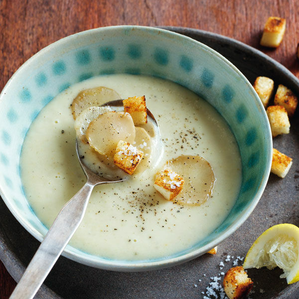 Topinambursuppe mit Croûtons Rezept | Küchengötter