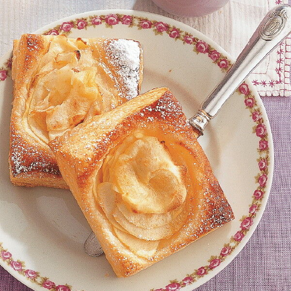 Apfel-Blätterteig-Tarteletts Rezept | Küchengötter