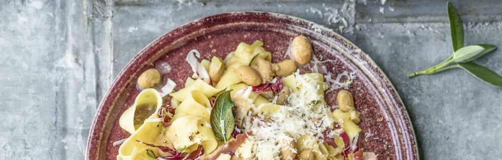 Bandnudeln mit Bohnen und Pancetta Bandnudeln mit Bohnen und Pancetta