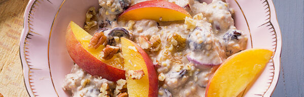 Hirsebrei mit Pfirsich Hirsebrei mit Pfirsich