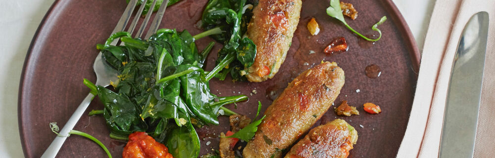 Grünkern-Cevapcici mit Knoblauch-Spinat Grünkern-Cevapcici mit Knoblauch-Spinat