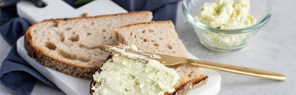 Bärlauch-Dip selber machen Bärlauch-Dip selber machen