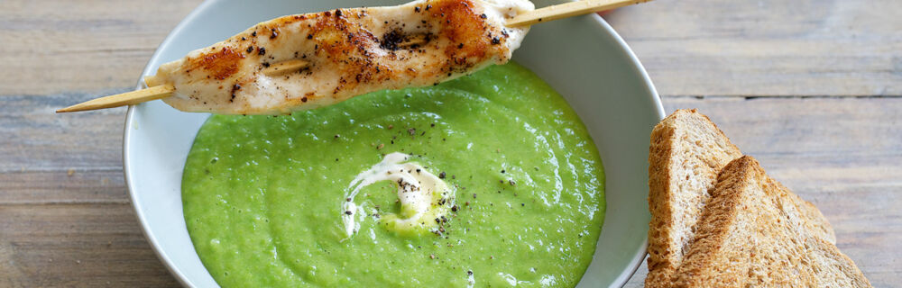 Erbsensuppe mit Hähnchenbrust Erbsensuppe mit Hähnchenbrust