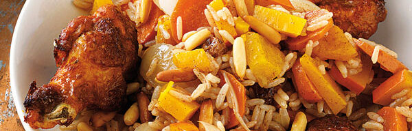 Orientalische Reispfanne mit Hähnchenflügeln Orientalische Reispfanne mit Hähnchenflügeln