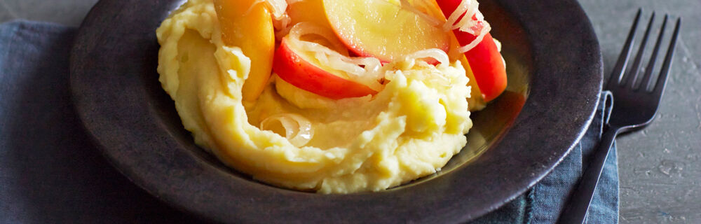 Kartoffelbrei mit Apfelzwiebeln Kartoffelbrei mit Apfelzwiebeln