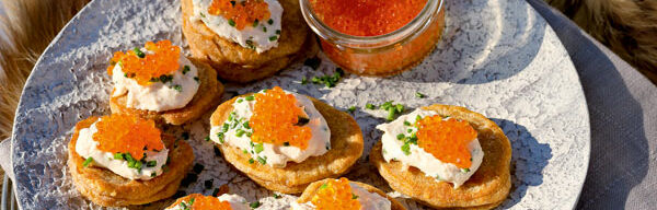 Blini mit Wodka-Forellen-Creme Blini mit Wodka-Forellen-Creme