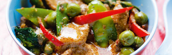 Rotes Curry mit Rindfleisch (Gäng Pad Pet Nüa) Rotes Curry mit Rindfleisch (Gäng Pad Pet Nüa)