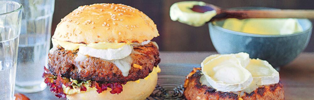 Ziegenkäse-Dattel-Burger Ziegenkäse-Dattel-Burger