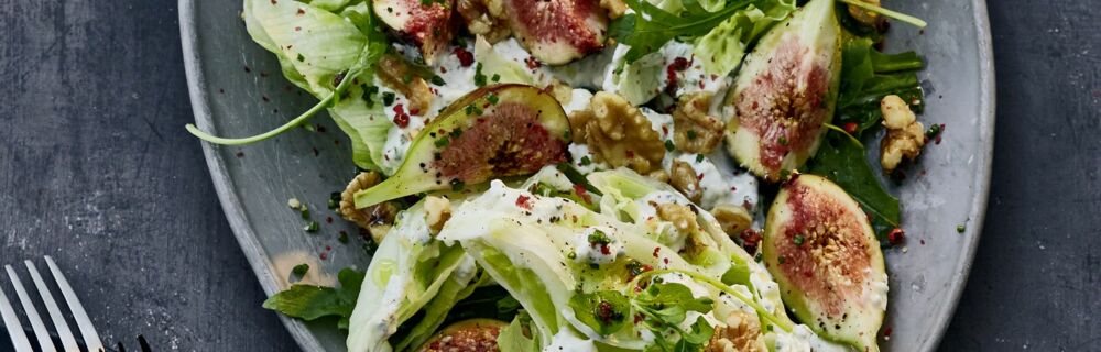 Eisbergsalat mit Blauschimmel-Dressing Eisbergsalat mit Blauschimmel-Dressing