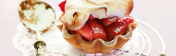 Baiser-Erdbeer-Törtchen Baiser-Erdbeer-Törtchen