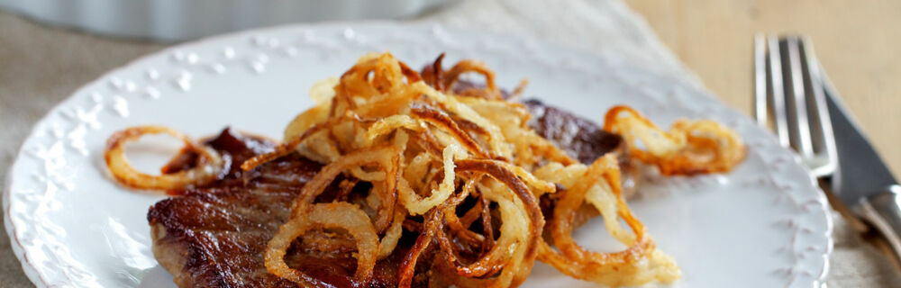Zwiebelrostbraten mit Kartoffelgratin Zwiebelrostbraten mit Kartoffelgratin
