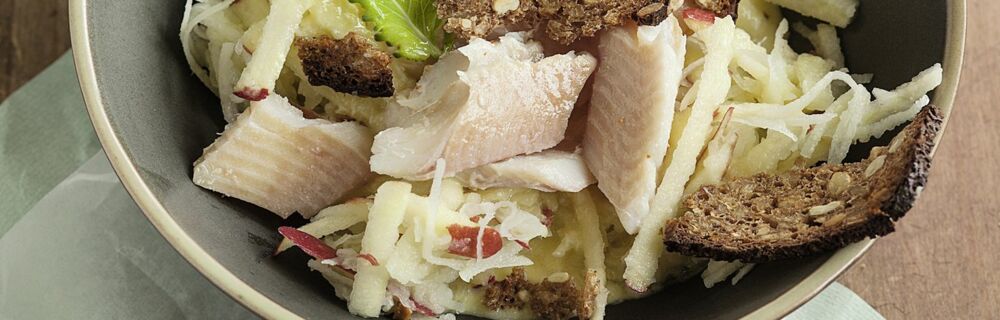 Geräucherte Forelle auf Kohlrabisalat Geräucherte Forelle auf Kohlrabisalat