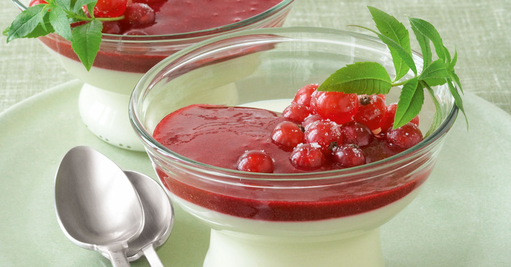 Quarkcreme mit Cassis-Sauce Rezept | Küchengötter