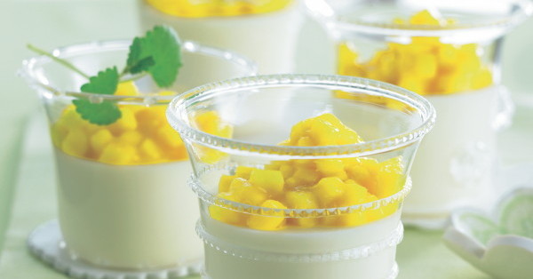 Kokos-Panna-Cotta mit Mango Rezept | Küchengötter