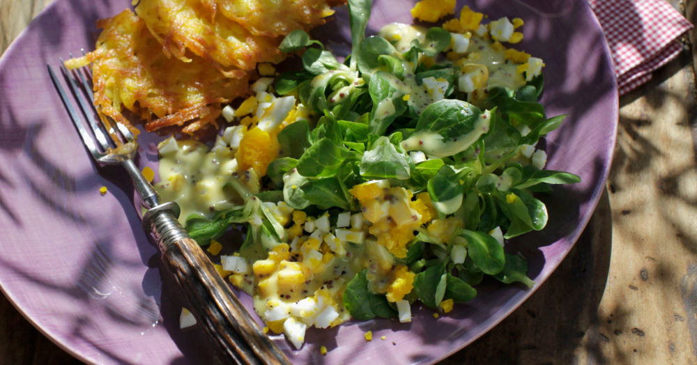 Feldsalat mit Eier-Senf-Dressing Rezept | Küchengötter