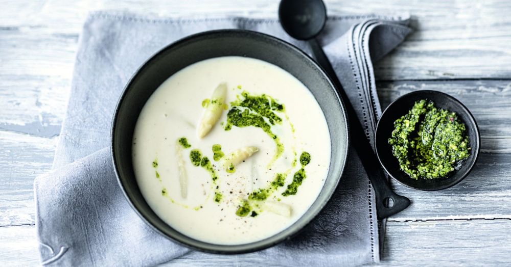 Spargelsuppe mit Bärlauchpesto Rezept | Küchengötter