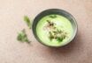 Kalte Avocado-Buttermilch-Suppe Kalte Avocado-Buttermilch-Suppe