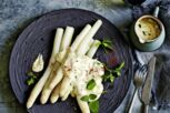 Spargel mit kräuterfrischer Hollandaise Spargel mit kräuterfrischer Hollandaise