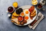 Das deftige Full Irish Breakfast ist einer der Klassiker der irischen Küche. Irische Rezepte