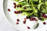 Spinatsalat mit Granatapfel und Skyr Spinatsalat mit Granatapfel und Skyr