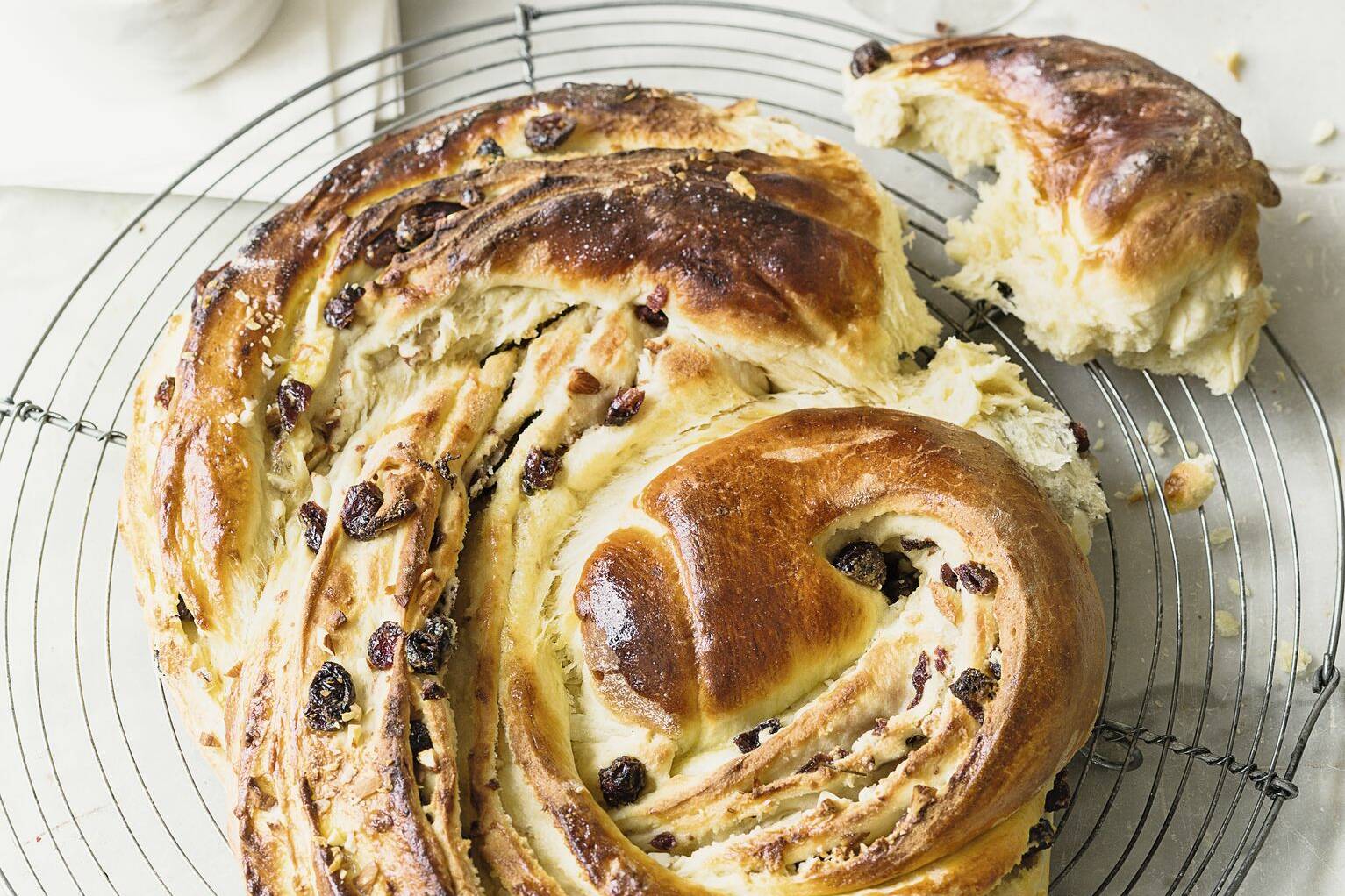 Cranberry-Mandel-Spirale I Zupfbrot Rezept | Küchengötter