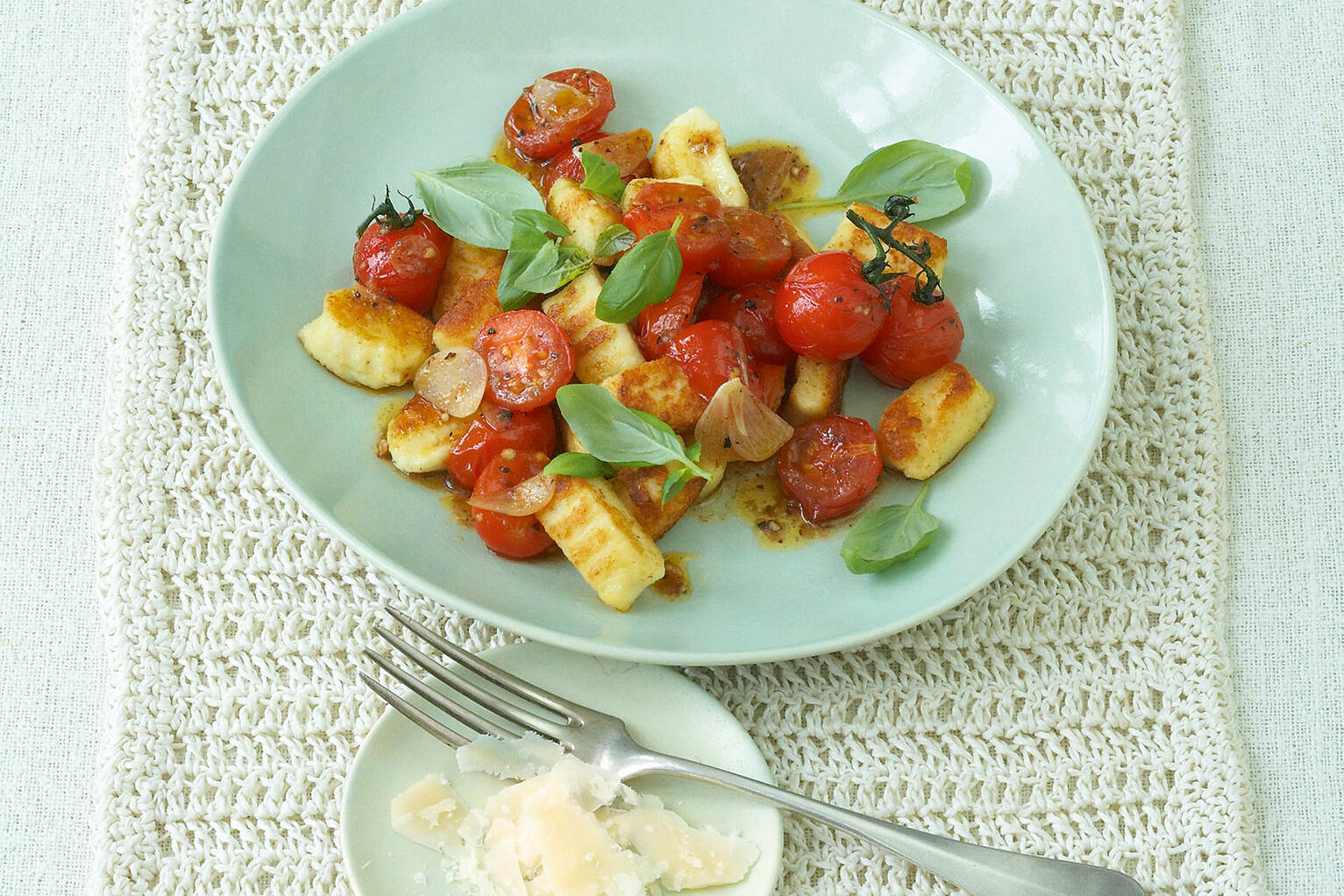 Ricotta Gnocchi Mit Geschmolzenen Tomaten Rezept Küchengötter 