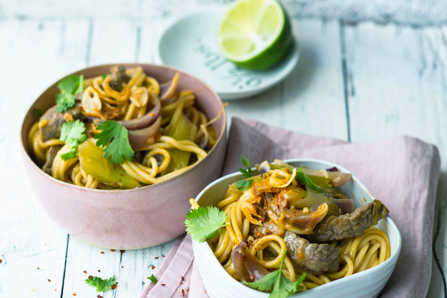 Spaghetti mit Zwiebeln und Rindfleisch – One Pot Pasta | Küchengötter