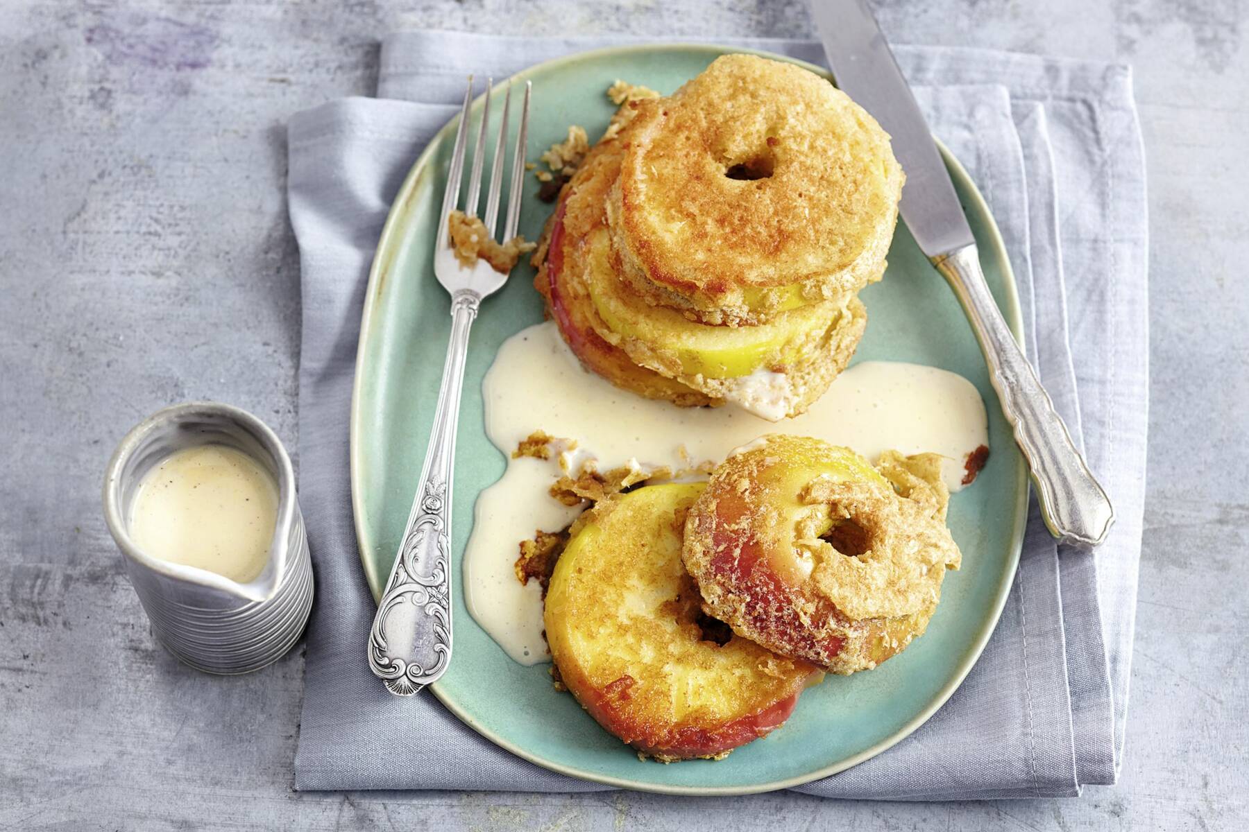 Apfel-Kokos-Küchle mit Vanillesauce Rezept | Küchengötter