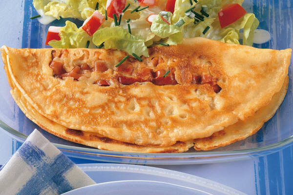 3671-speckpfannkuchen-mit-salat