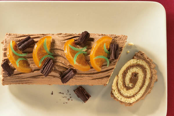 Französische Weihnachtsroulade »Bûche de Noël« Rezept | Küchengötter